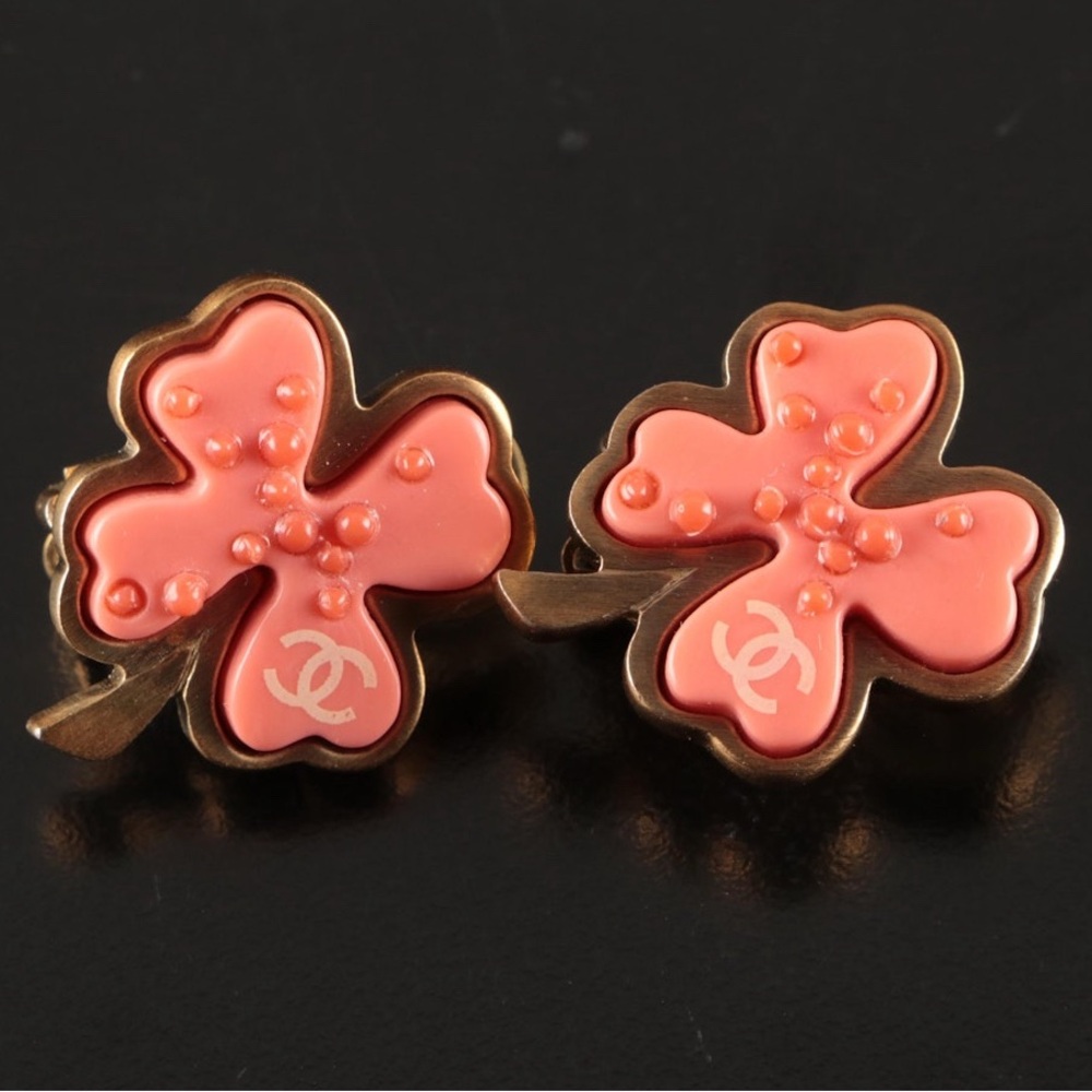 CHANEL CC Clover Pink and Gold Toned Clip Earrings - Picture 1 of 4